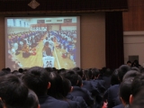 生徒会による「福商の3年間」のスライドショー上映